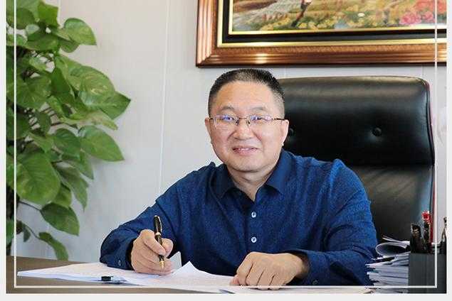 张建国:从平凡到卓越的奋斗历程与成功启示