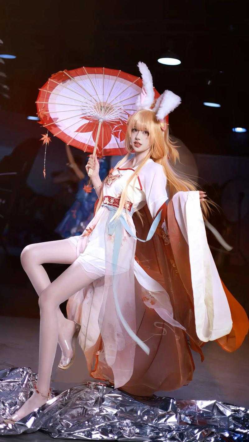 公孙离cosplay咬着铁球流口水高清写真图集