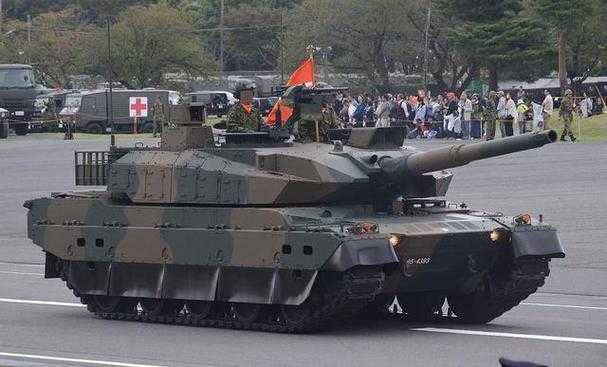 高清10式实拍图片展示,了解这款武器的外观特点?