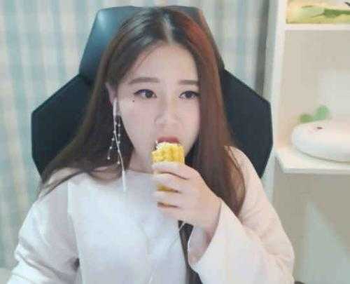 重庆女主播玩绝地求生，火锅，女主播，重庆