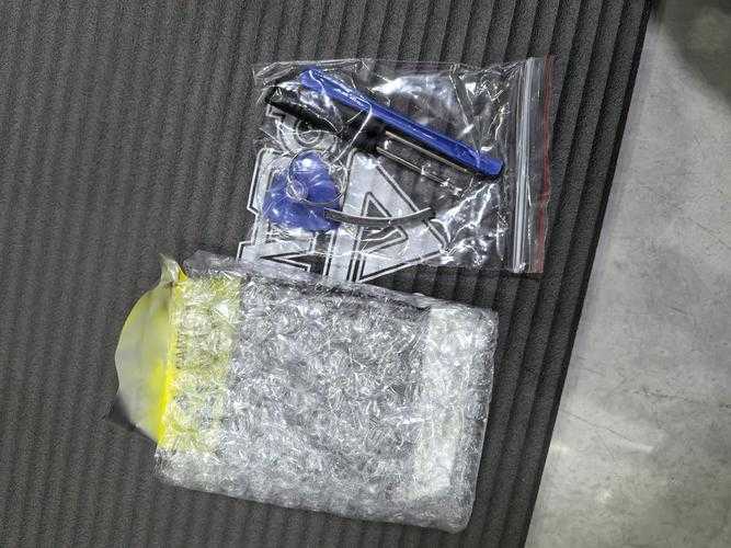 乐视手机1S电池替换步骤是什么？