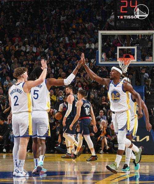 2025《NBA篮球经理》深度解析：数据升级策略联动真实赛场
