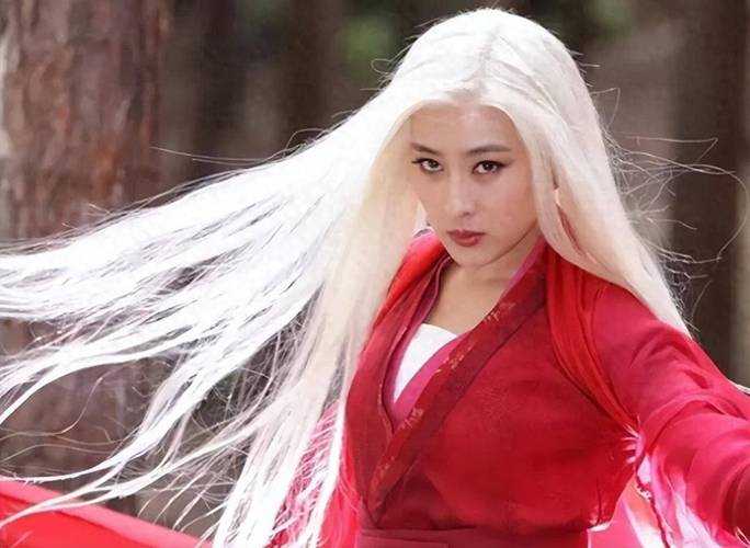 练霓裳师承揭秘:绝世武功背后的神秘高人